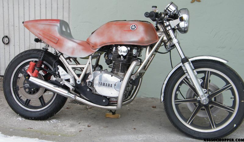 Caferacer with a Central Tube Frame