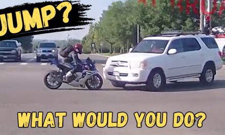 7 Tips To Dodge Cars While Riding a Motorcycle