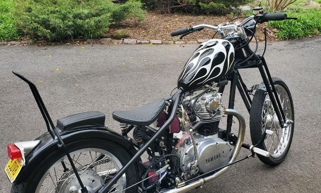 Ted’s 1978 Yamaha XS650 Hardtail: Gloss Black, Pearl White Flames, and a Springer Up Front